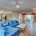 בית נופש Residencia El Duque - 1, Marius *